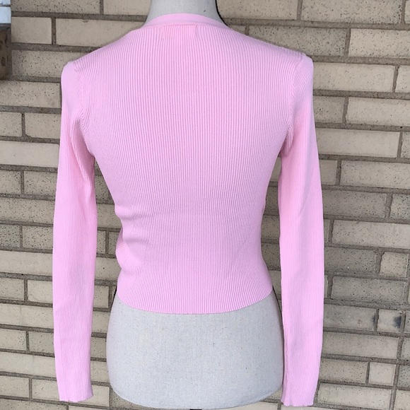 ❌DONATED❌Pink V-neck Button Down Ribbed Crop Top Cardigan - Picture 9 of 11